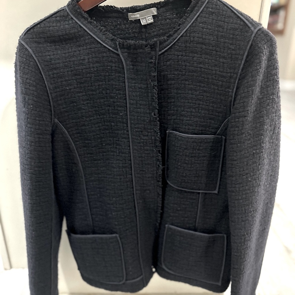 Beautiful cropped jacket ! Perfect for summer nights , lightweight cotton tweed
